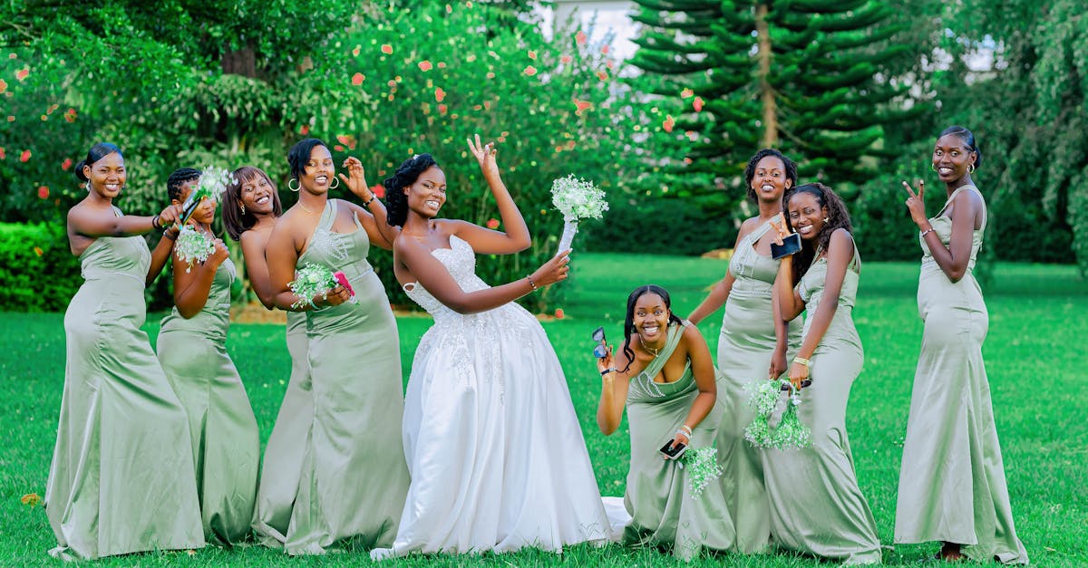 découvrez nos magnifiques bouquets de mariée, créés avec soin pour sublimer votre journée de mariage. des compositions florales élégantes et personnalisées qui s’adaptent à votre style et vos envies.