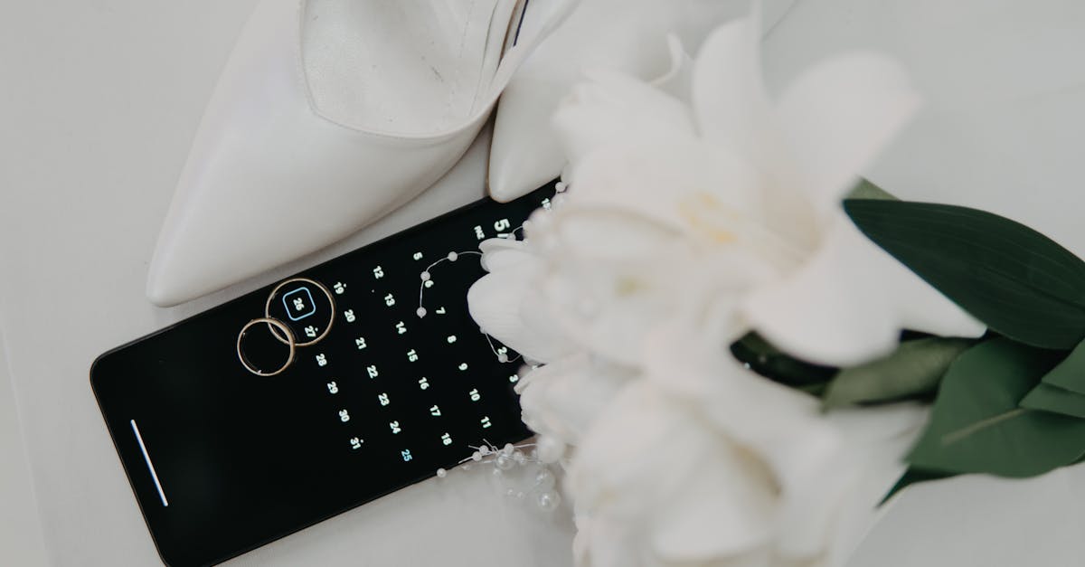 découvrez des invitations de mariage digitales élégantes et personnalisables pour annoncer votre grand jour avec style et simplicité. envoi instantané, écologique et économique !