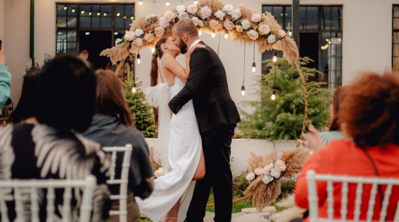 découvrez nos magnifiques arches florales pour sublimer vos événements : mariages, anniversaires et célébrations. personnalisation sur mesure et décorations florales élégantes pour des moments inoubliables.