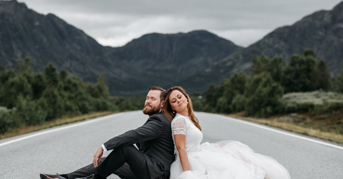 organisez votre mariage de rêve à la montagne : découvrez des conseils, des lieux idylliques et des inspirations pour une cérémonie unique entourée de paysages majestueux.