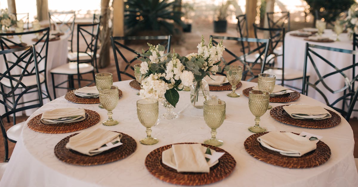 découvrez des idées élégantes de centres de table pour sublimer votre décoration lors de vos événements, mariages ou dîners. inspirez-vous de nos suggestions pour créer une ambiance unique et raffinée.