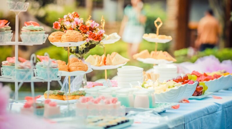 organisez le mariage de vos rêves avec un traiteur spécialisé : menus raffinés, prestations sur mesure et service de qualité pour un événement inoubliable. découvrez nos offres pour régaler vos invités !