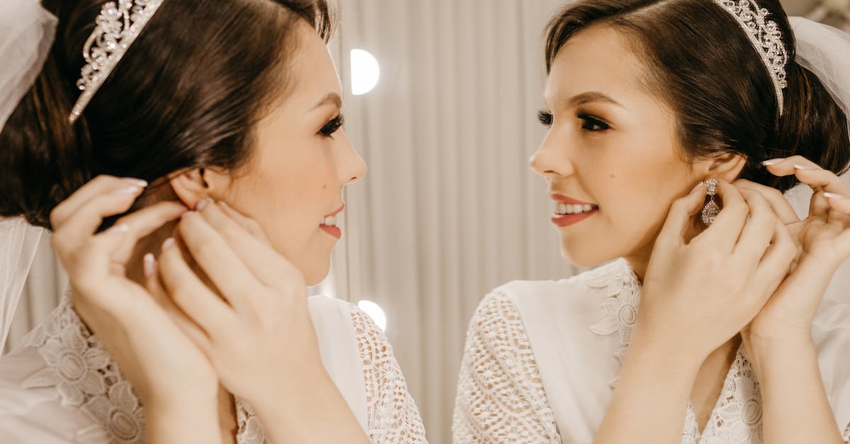 découvrez les dernières tendances robes de mariée : styles, matières et coupes incontournables pour sublimer votre mariage en 2024. inspirez-vous pour trouver la tenue parfaite le grand jour !