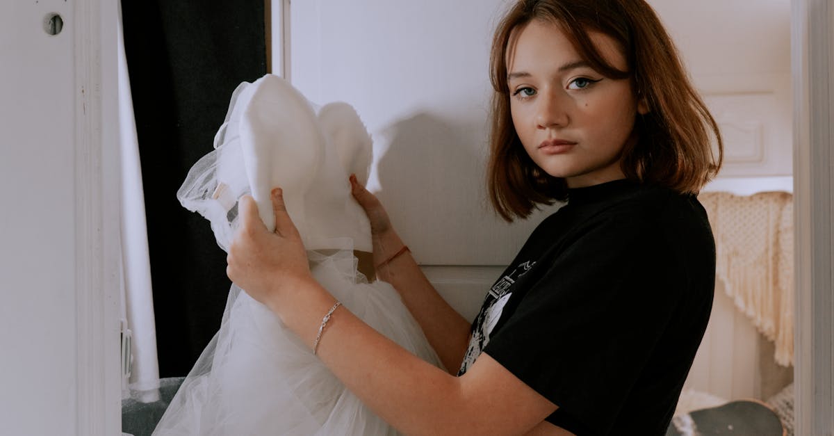 découvrez les dernières tendances de robes de mariée : styles modernes, tissus élégants et inspirations pour un mariage inoubliable. trouvez la robe parfaite pour votre grand jour !