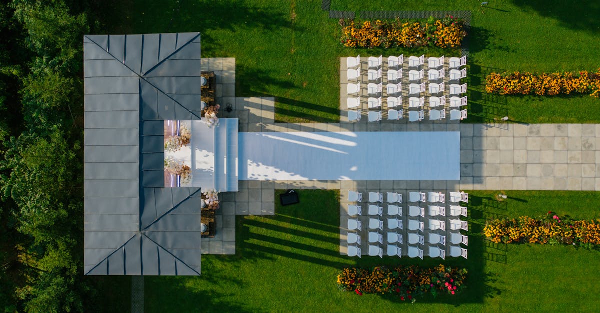 découvrez tous nos conseils et astuces pour une organisation de mariage réussie : idées de décoration, planification du jour j, choix des prestataires et bien plus pour un wedding planning parfait.