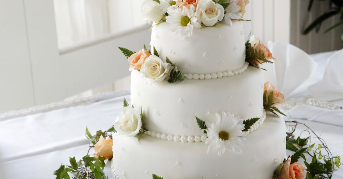 découvrez des idées élégantes et originales de décoration de table pour votre mariage : centres de table, vaisselle raffinée, accessoires tendance et inspirations pour sublimer votre réception de mariage.